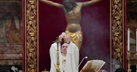 El Papa demana als sacerdots que "es deixin rentar els peus"