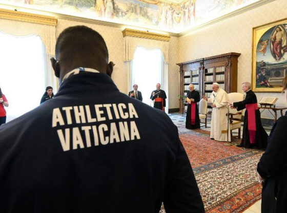 El Papa invita a "acompanyar des de la compassió el qui pateix"