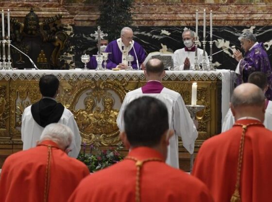 El Papa proposa un Advent per "desvetllar-nos de la indiferència"