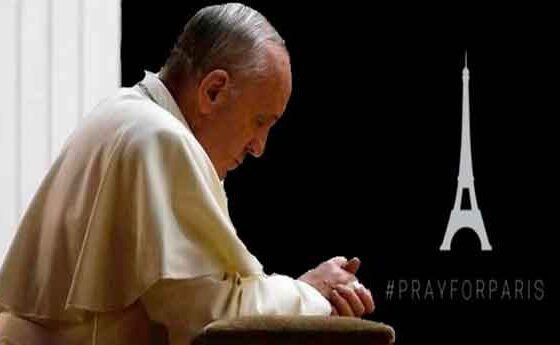 El Vaticà deplora els atemptats de París i demana "resposta decisiva" a l'odi terrorista: "La violència no resol res"