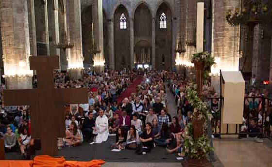 La trobada Taizé-Catalunya culmina amb una pregària a Santa Maria del Mar