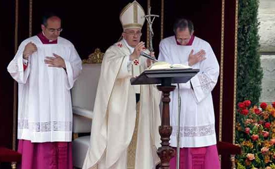 Set nous sants canonitzats pel Papa