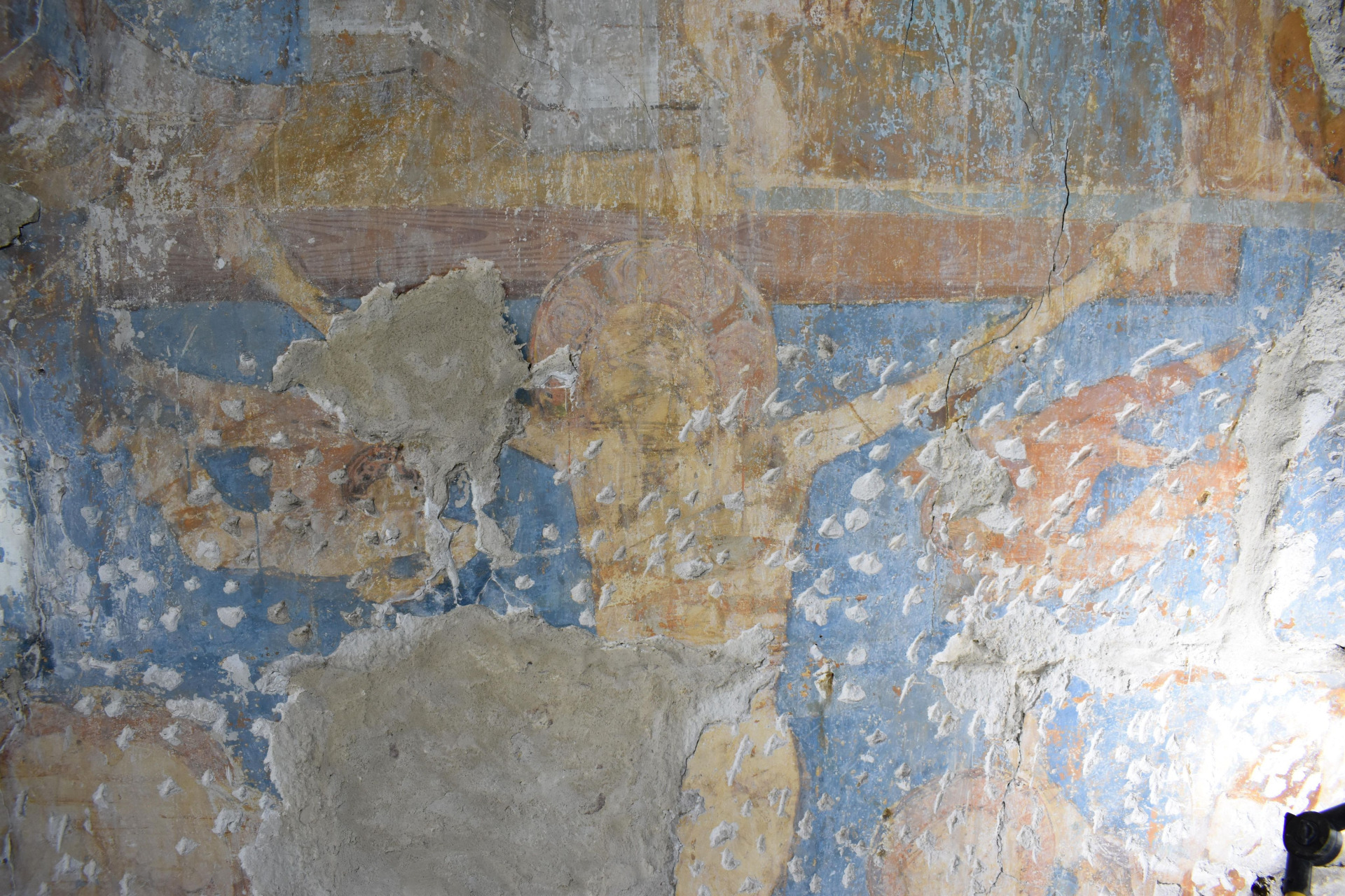 Troben unes pintures murals gòtiques i barroques fins ara desconegudes al monestir de Sant Cugat